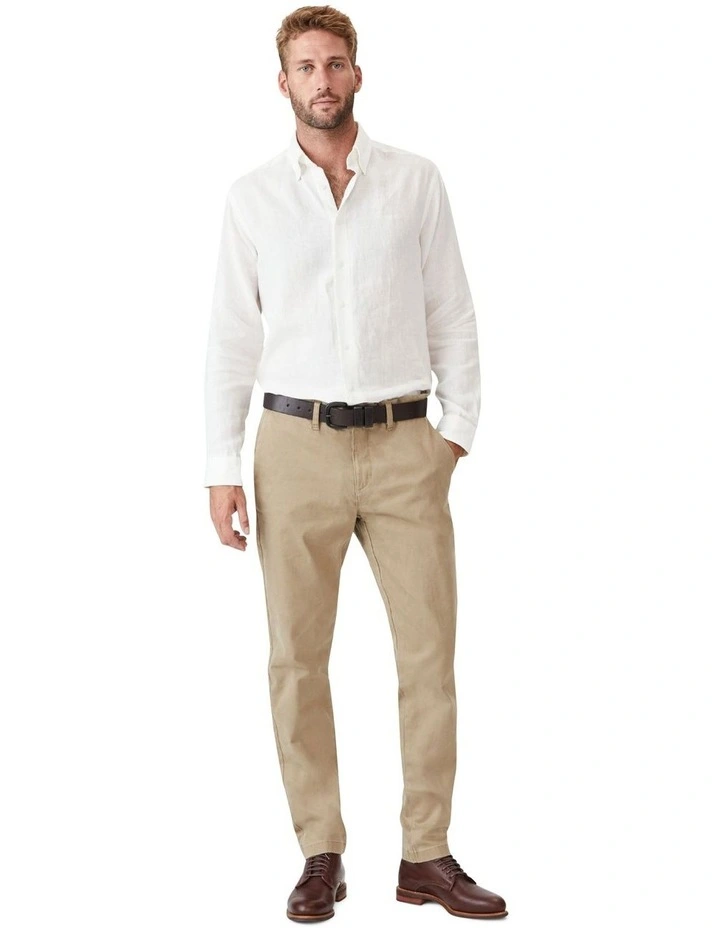 Lincoln Chinos Pant in Buckskin image 2