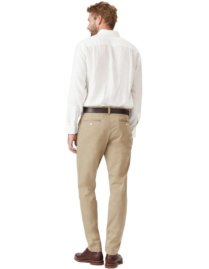 Lincoln Chinos Pant in Buckskin image 4