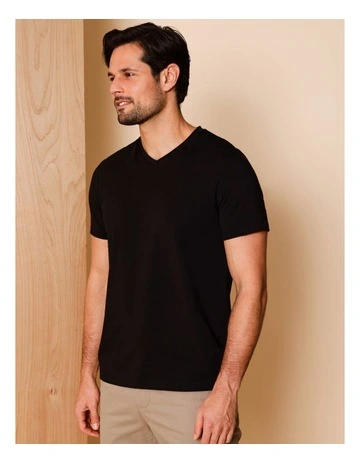 Essential Victor Plain V-Neck T-Shirt in Black