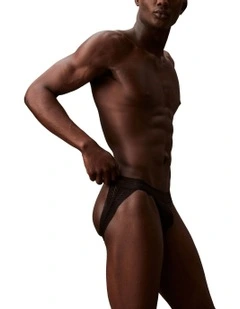 Sculpt Lace Thong in Black