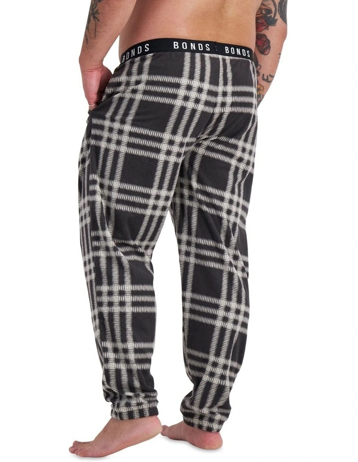 Sleep Fleece Jogger in Print Q2T image 3