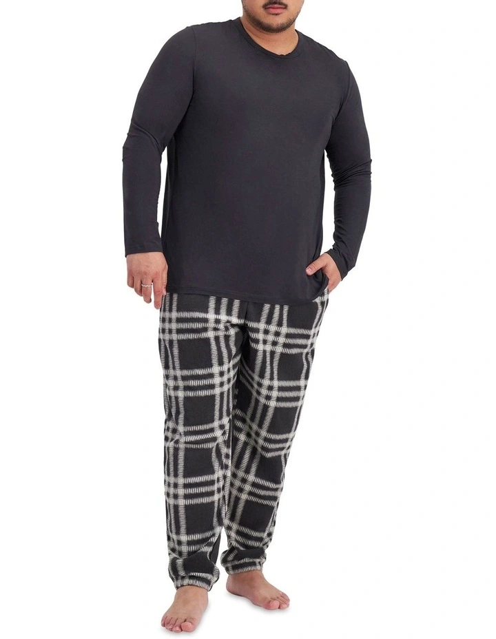 Sleep Fleece Jogger in Print Q2T image 4