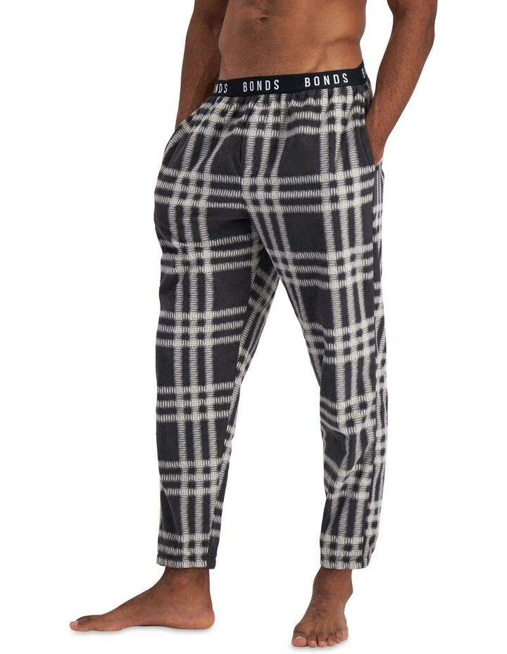 Sleep Fleece Jogger in Print Q2T image 7