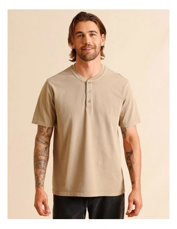 Essential Harley Short Sleeve Henley Tee in Taupe
