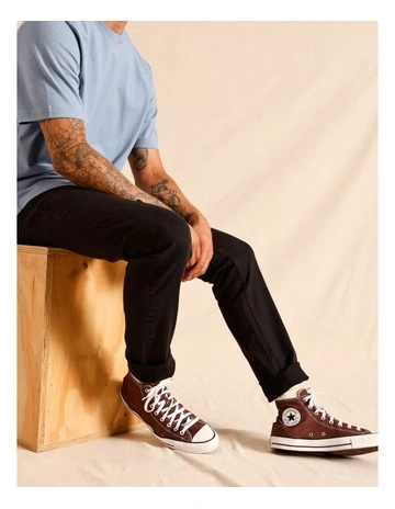 Essential Kristian Slim Tapered Jean Size 34 Leg Length in Black