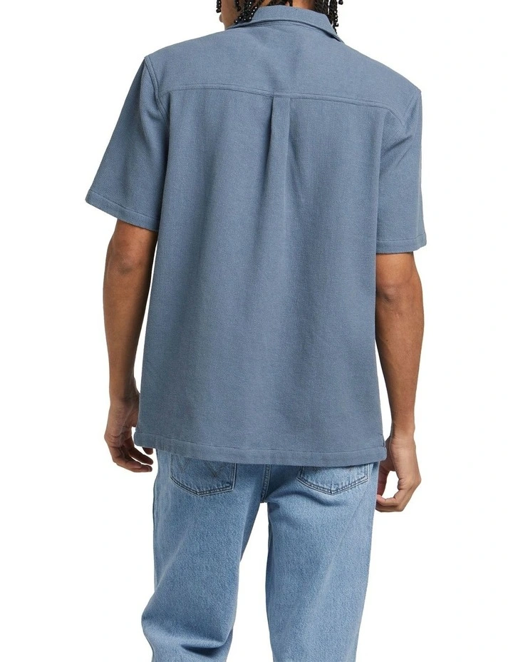 Resort Waffle Shirt in Blue image 2