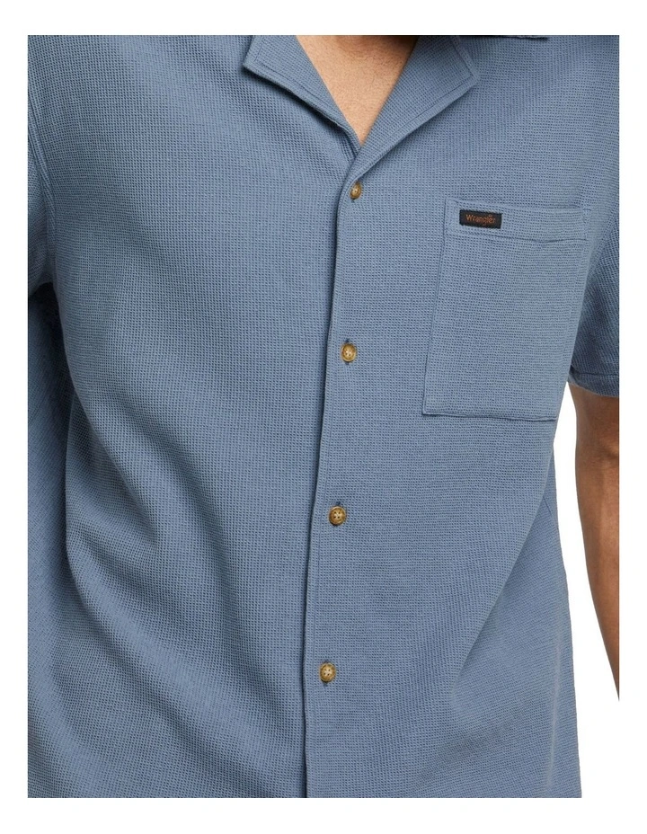 Resort Waffle Shirt in Blue image 4