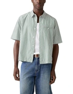 Short-Sleeve Zandt Cropped Shirt in Dark Green