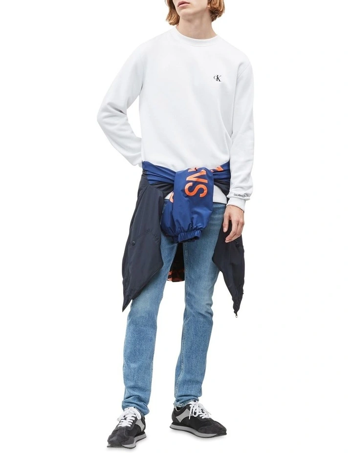 Essential Sweatshirt in White image 5