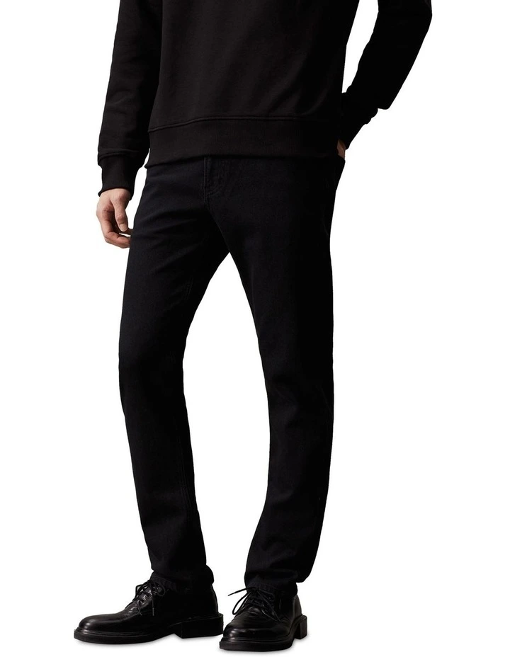 026 Low Rise Slim Jeans in Black image 4