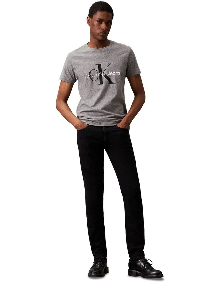 058 Slim Taper Jeans in Black image 1