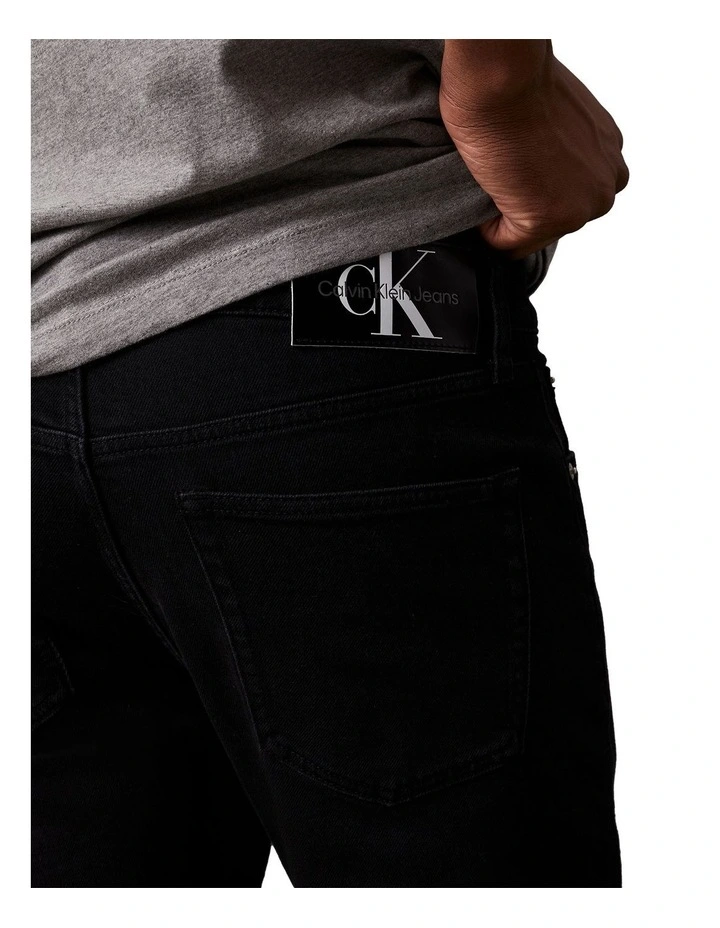 058 Slim Taper Jeans in Black image 3