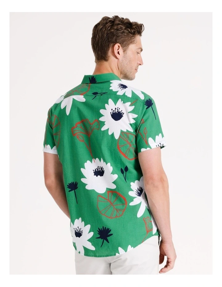 Wilder Printed Seersucker Short Sleeve Relaxed Shirt in Green image 5