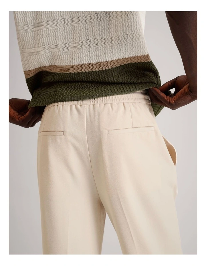 Colton Elasticated Relaxed Pant in Natural image 7