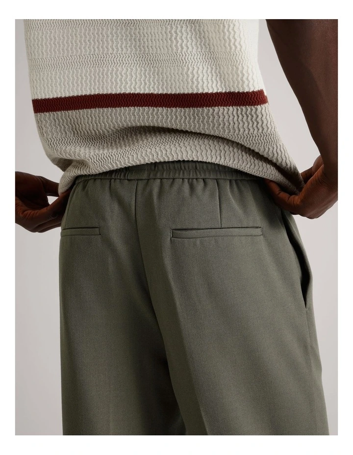 Colton Elasticated Relaxed Pant in Khaki image 5