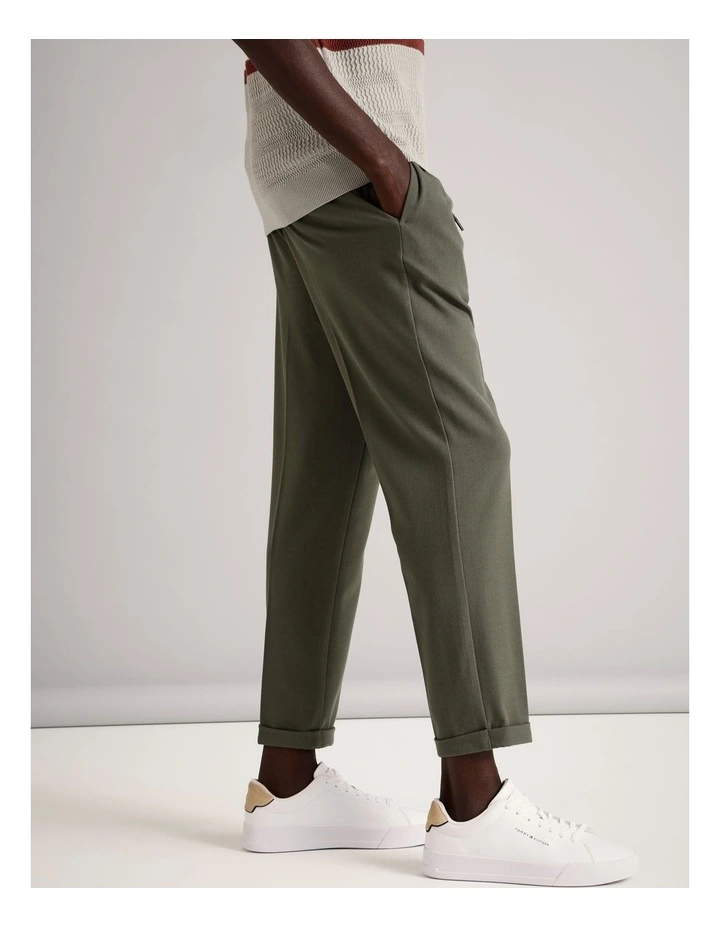 Colton Elasticated Relaxed Pant in Khaki image 7