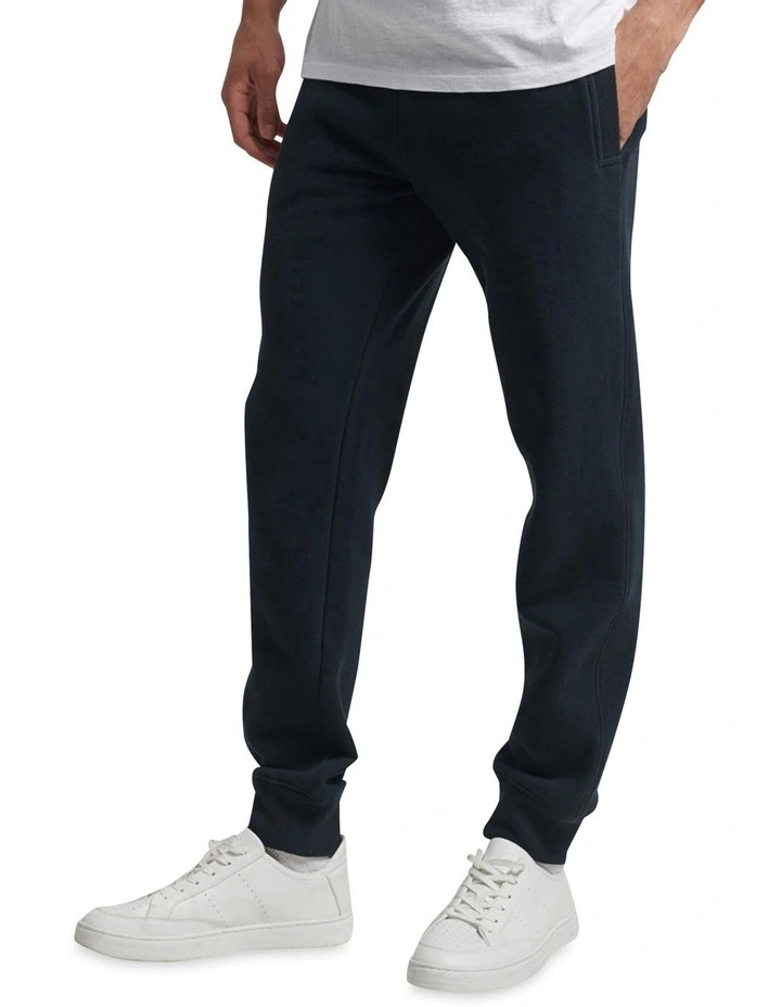 Superdry Herren Essential Logo Joggers Hose – Black, Bequeme Jogginghose Mit Logo