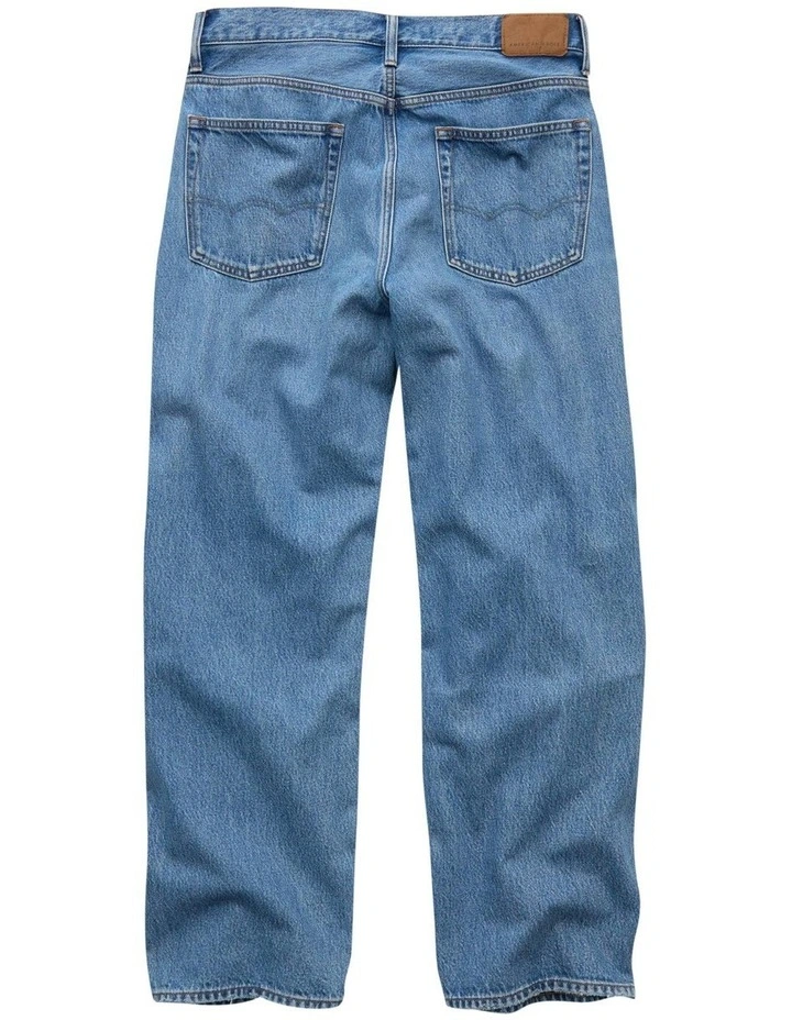 Barrel Jeans in Medium Wash image 4