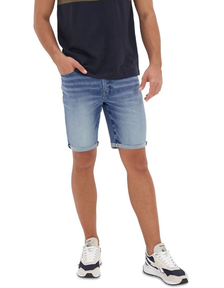 AirFlex+ 9" Denim Short in Light Wash Lt Blue