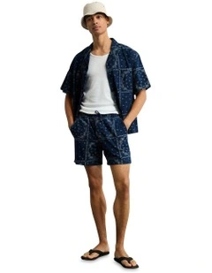 7 Bandana Trekker Short in Dark Ink