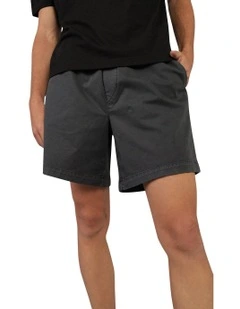Flex 7 Lived-In Trekker Short in Midnight