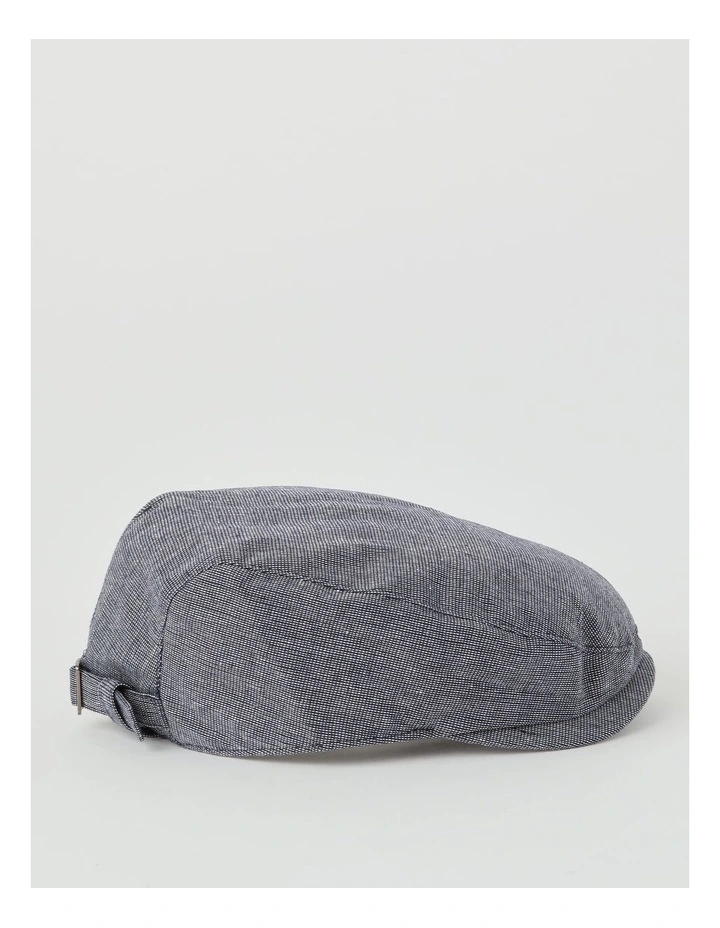 Driving Cap in Navy image 3