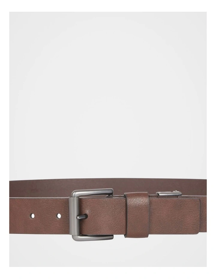Wallet and Belt Gift Set in Brown image 4