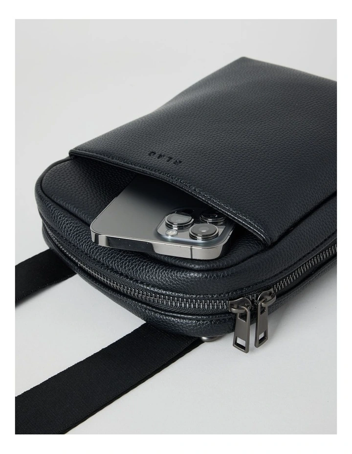 CROSSBODY BLACK image 7