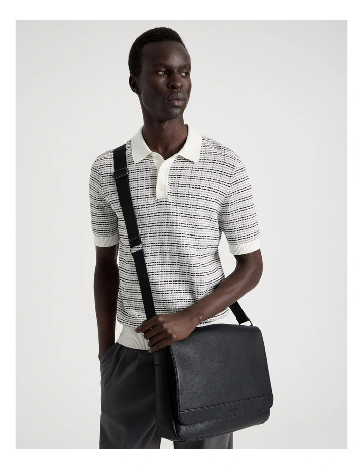 MESSENGER BAG BLACK image 1