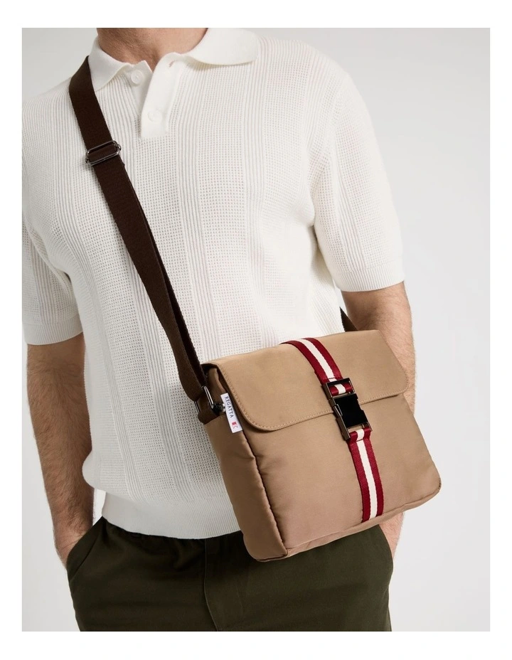 CROSS BODY BAG NUTMEG image 4