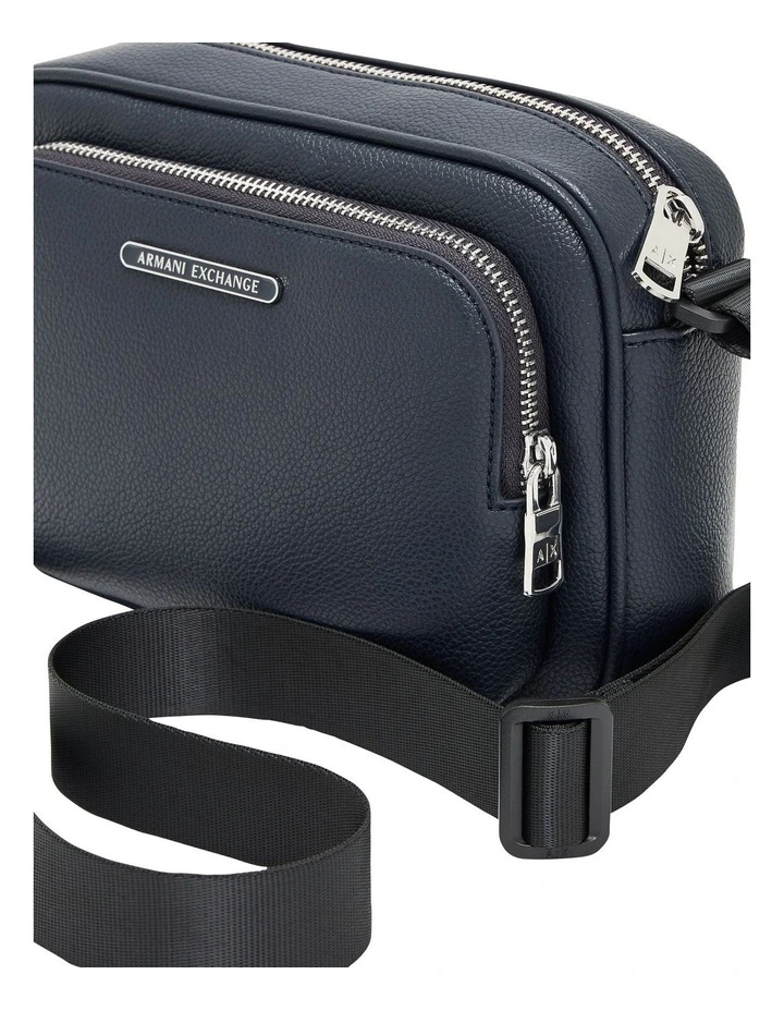 Okinawa Messenger Bag in Deep Navy image 3