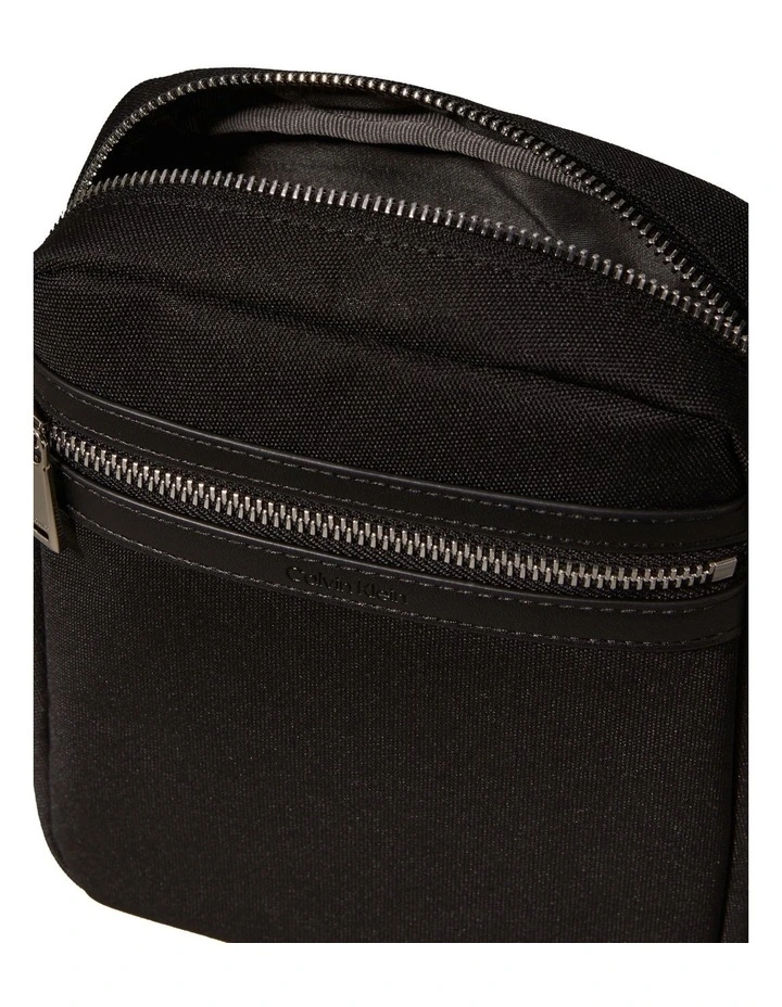 Contrast Reporter Bag in Black image 3