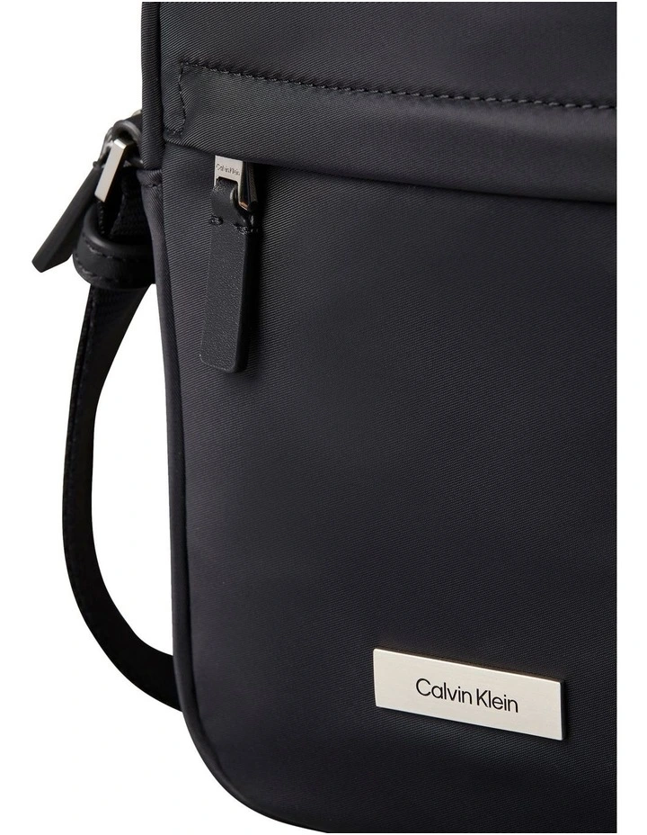 Refined Commuter Nylon Reporter in Black image 4