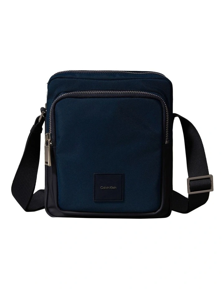 Utility Reporter 18 Bag in Moonlit Ocean image 1