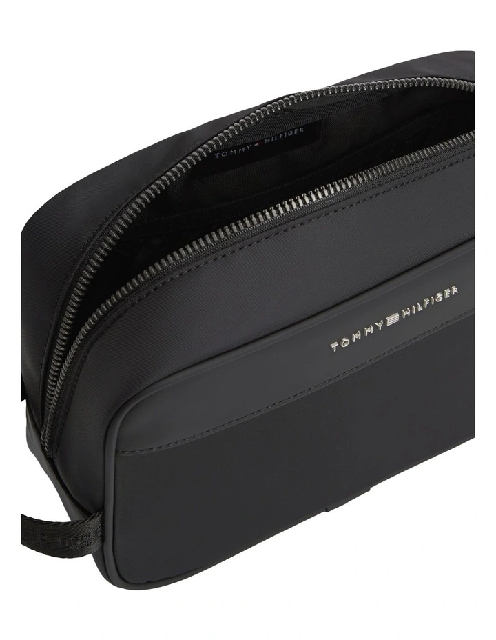 Repreve Toiletry Washbag in Black image 4