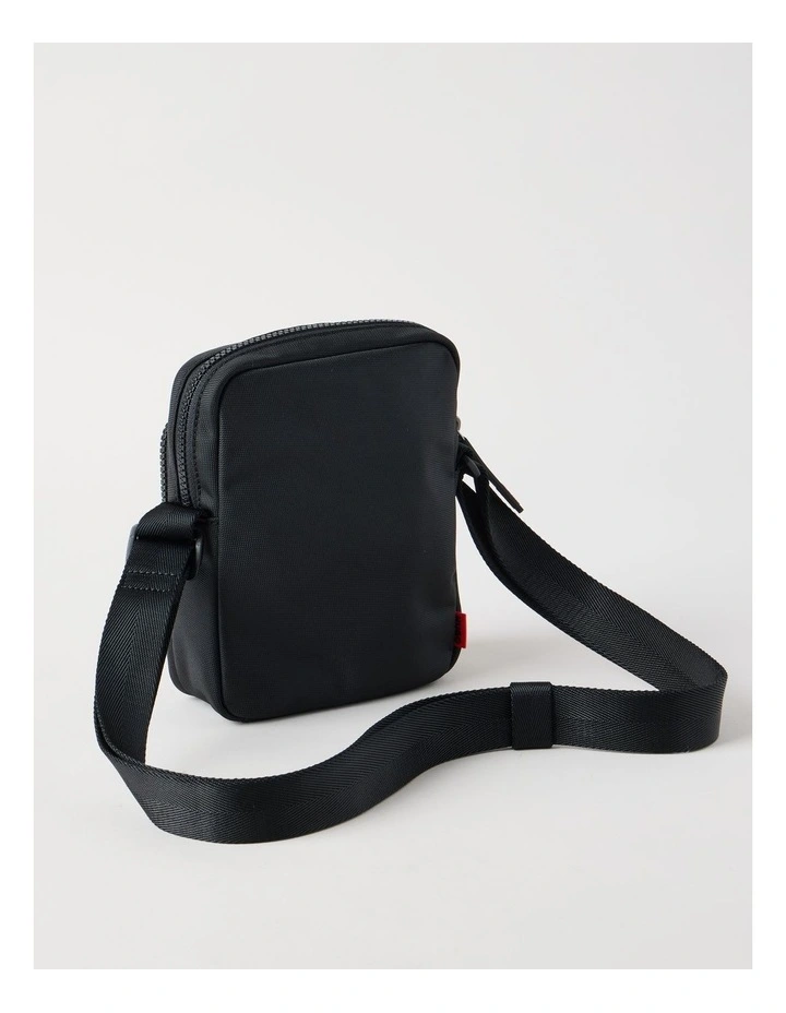 Ethon 3.0_Ns Pocket Crossbody Bag in Black image 3