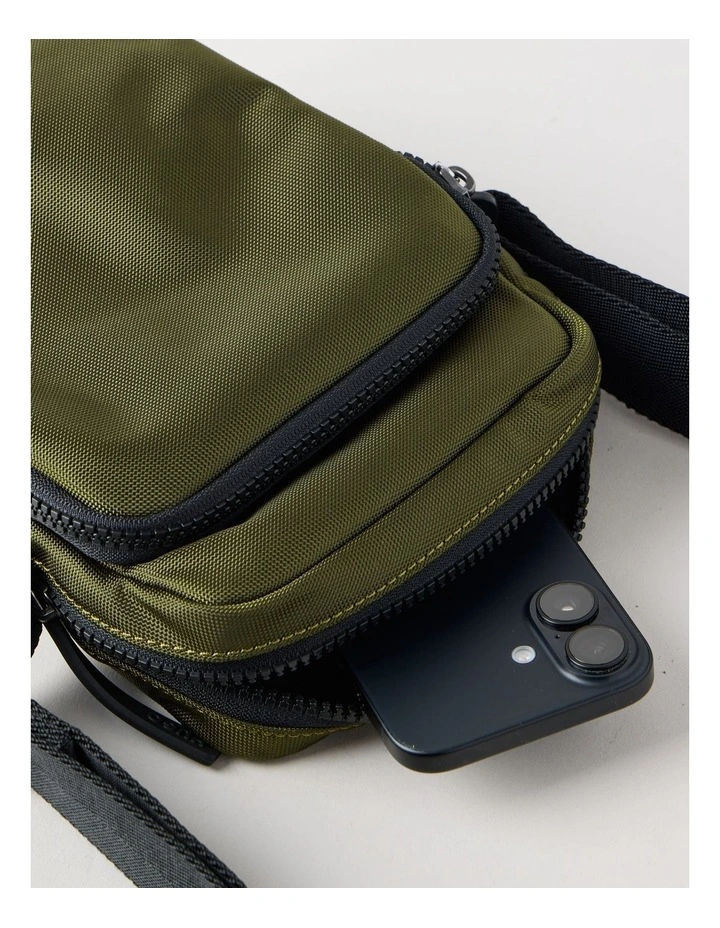 Ethon 3.0_Ns Pocket Crossbody Bag in Open Green image 5