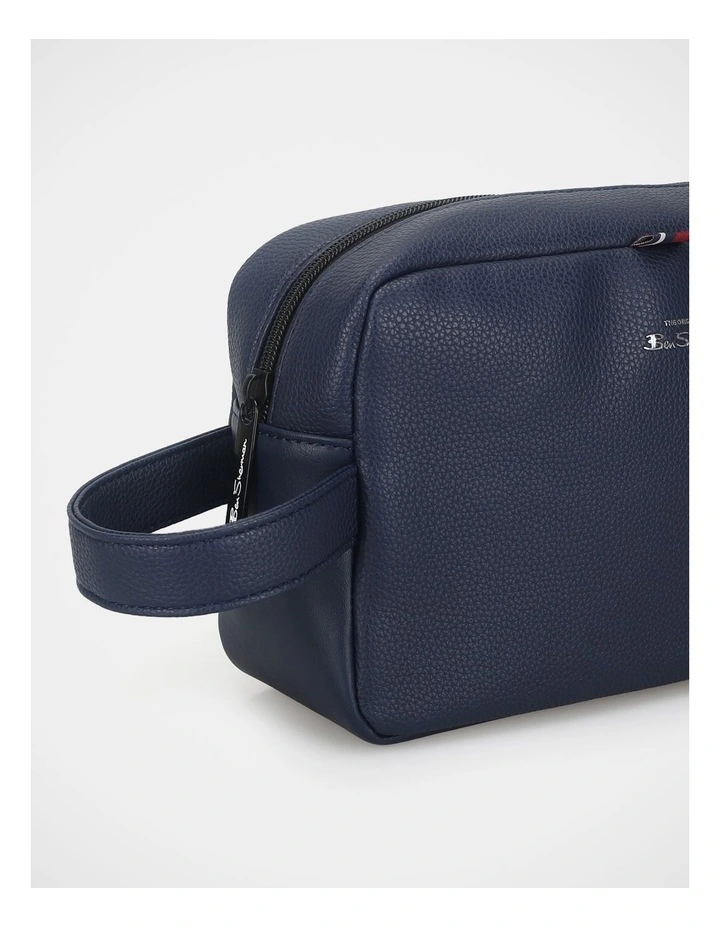 TOILETRY BAG PEBBLE NAVY image 2