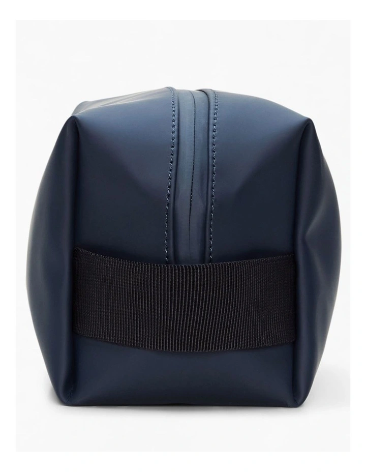 Wash Bag Small in Navy image 4