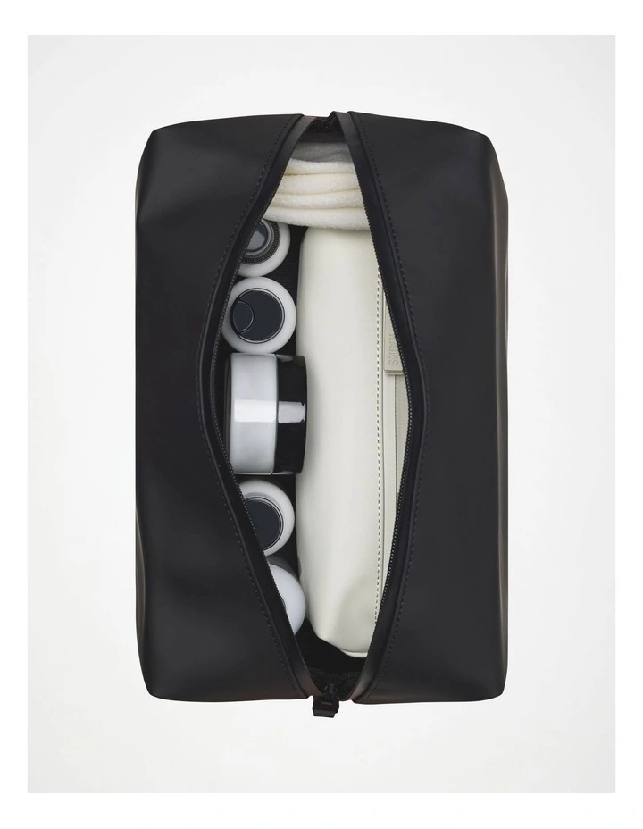 Wash Bag Large in Black image 4