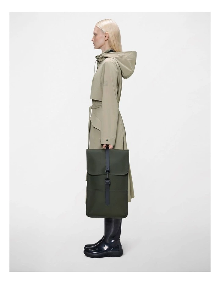 Backpack in Green image 3