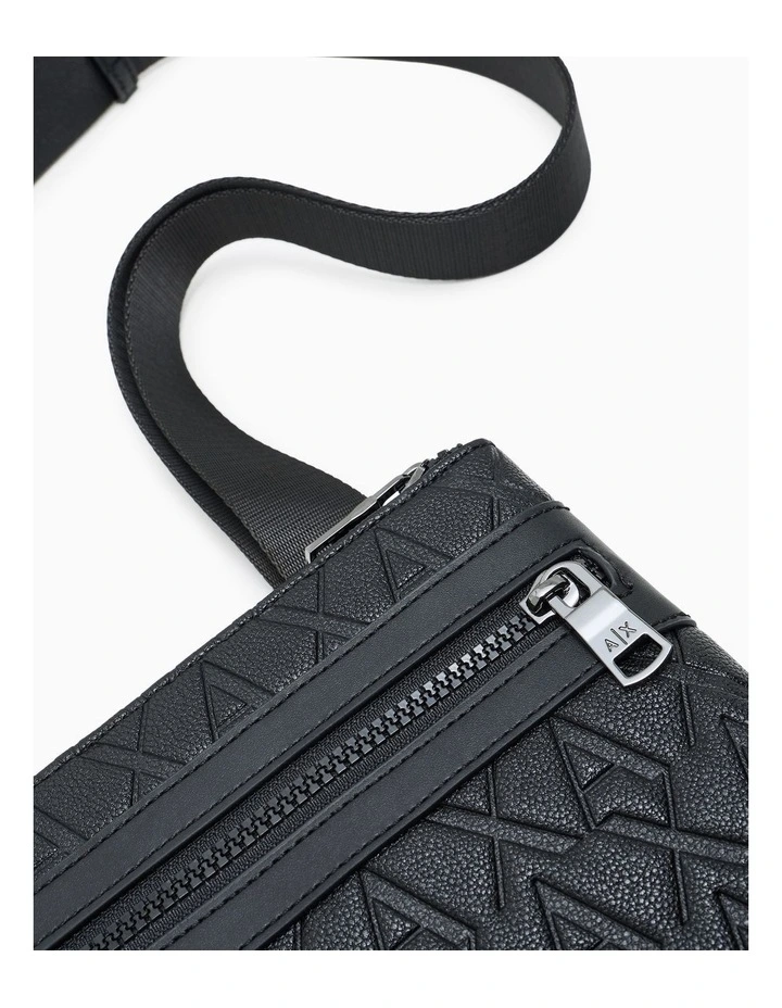 LIAM FLAT CROSSBODY BLACK image 5