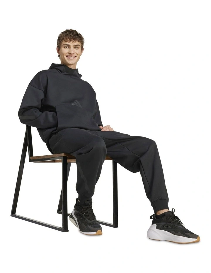 Zne Tracksuit Bottoms in Black image 3