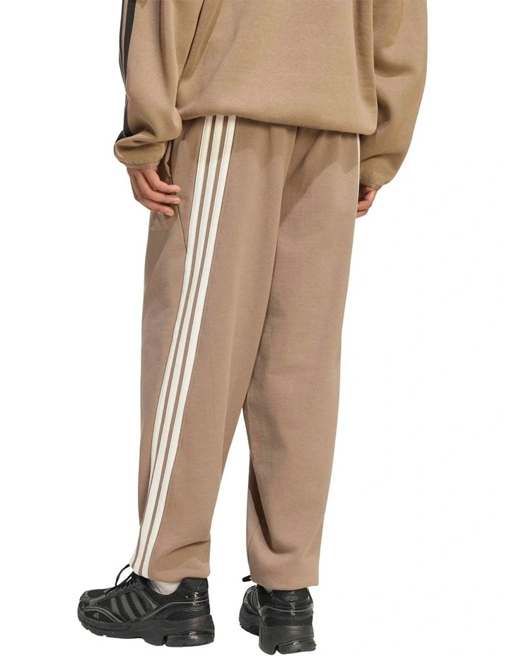 Kit 3-stripes Regular Cuffed Joggers in Khaki image 2