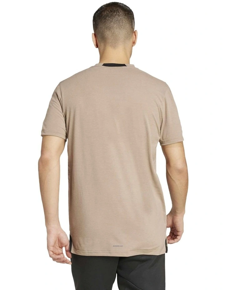 Training Workout T-shirt in Brown image 2