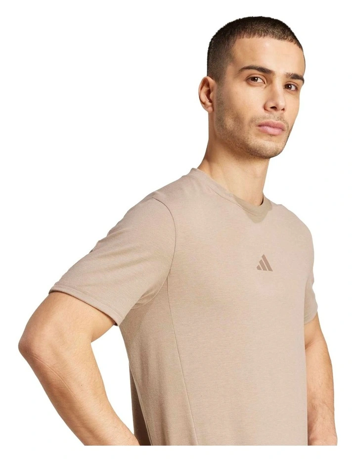Training Workout T-shirt in Brown image 4
