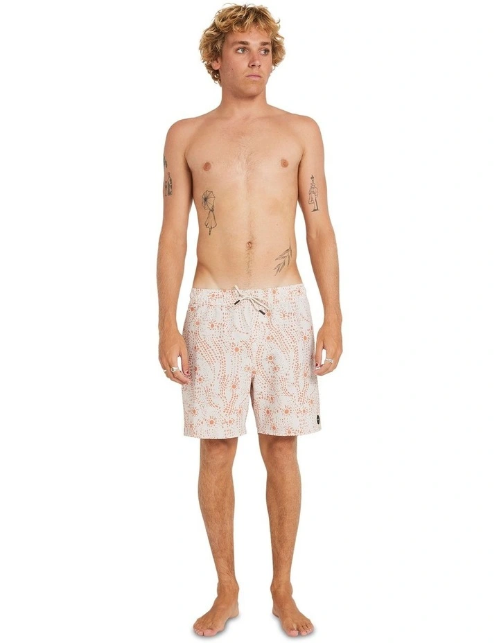 Va Elastic Shorts 17 in Beige image 5