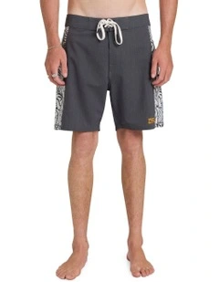 Exotica 17 Inch Boardshorts in Black