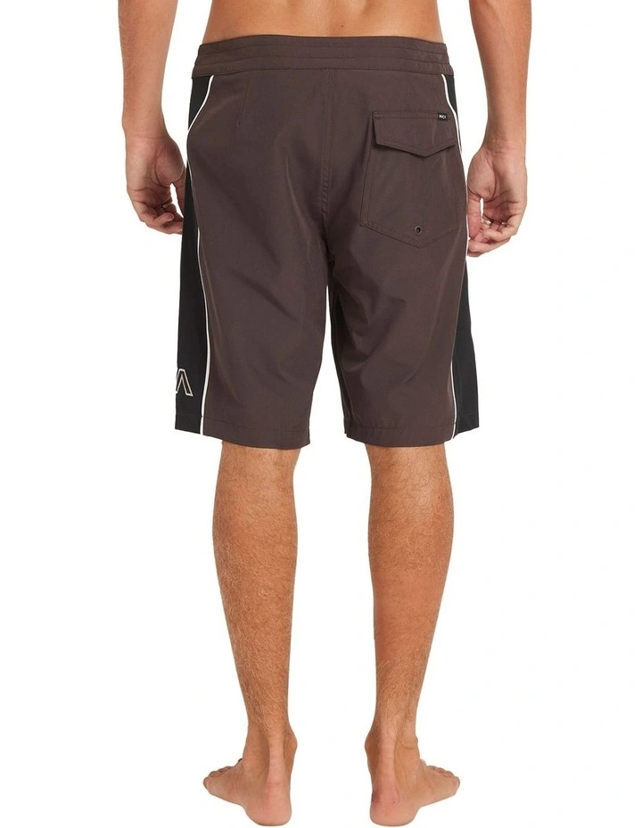 Retract Boardshorts 20 Inch in Brown image 2