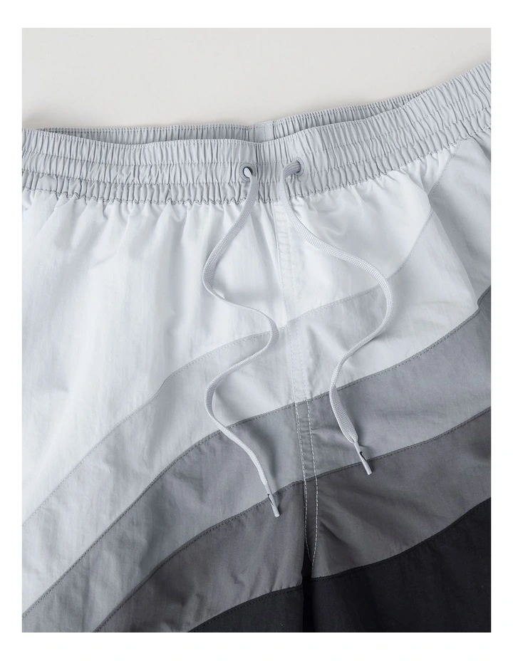 Air Max Colourblock 7 Volley Short in Black image 2